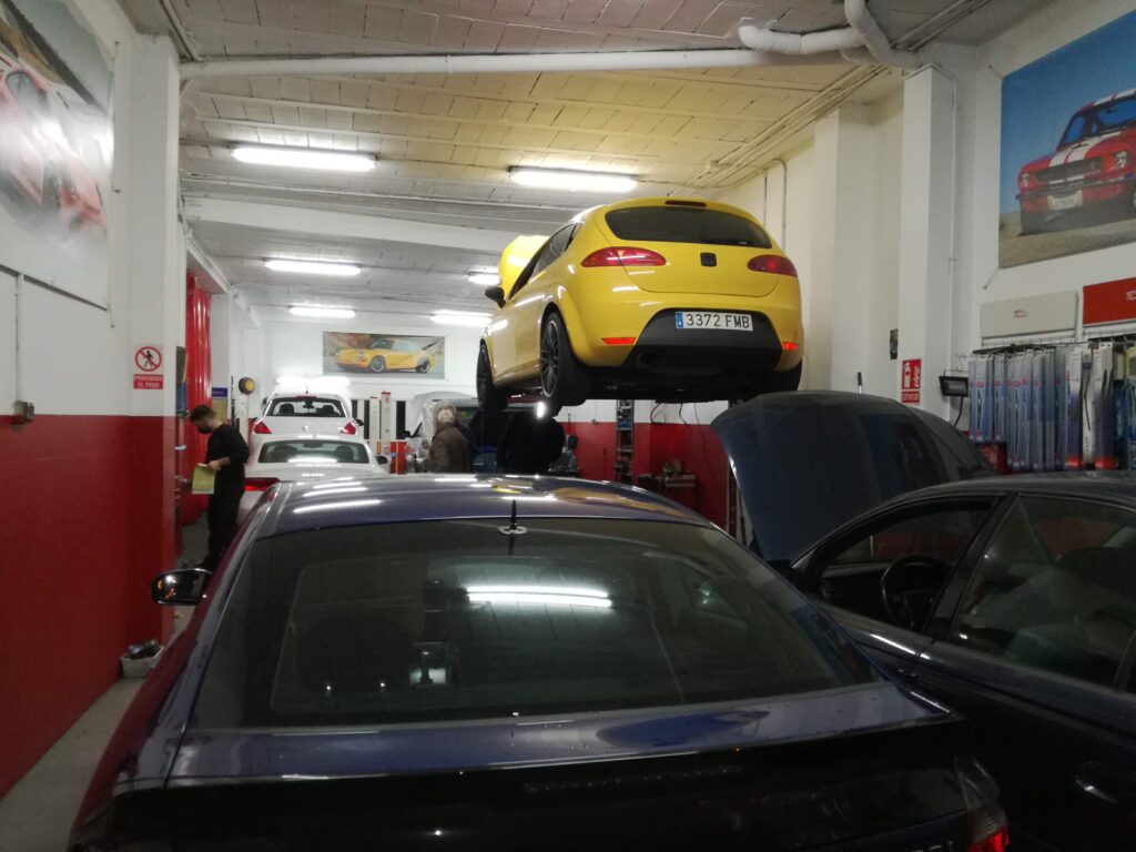 Interior local Taller Nespereira