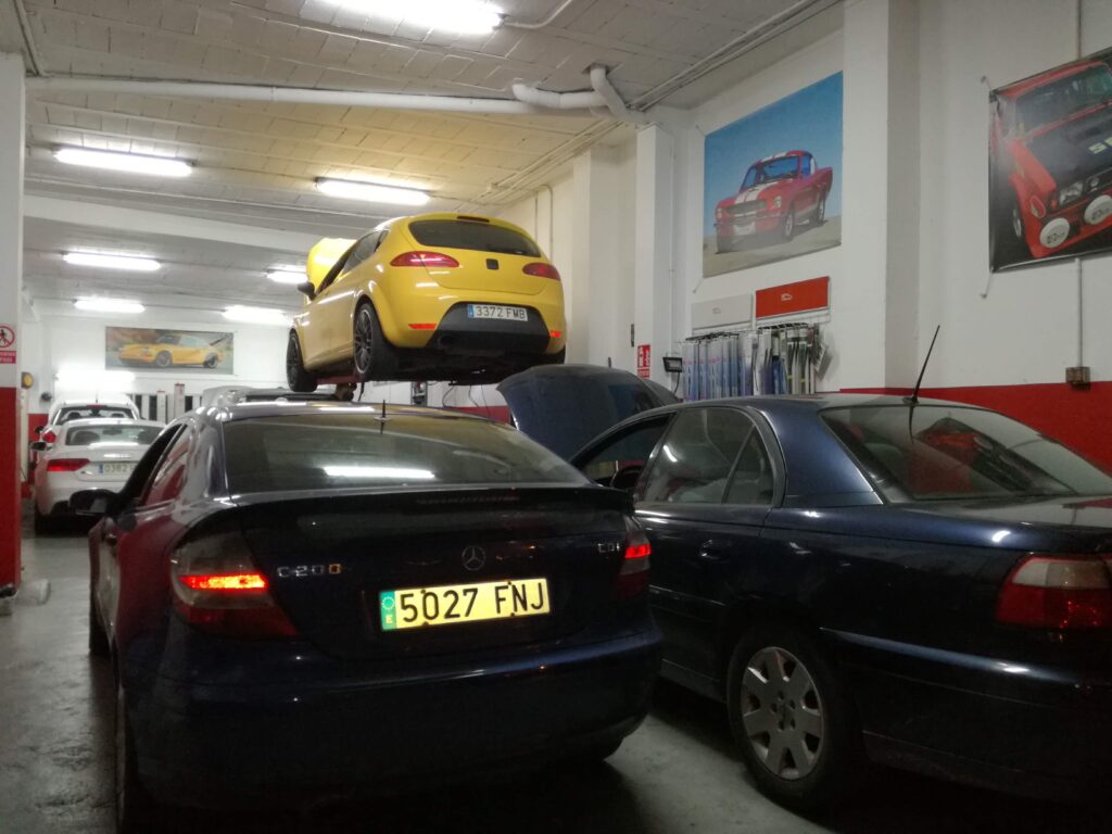 Interior local Taller Nespereira