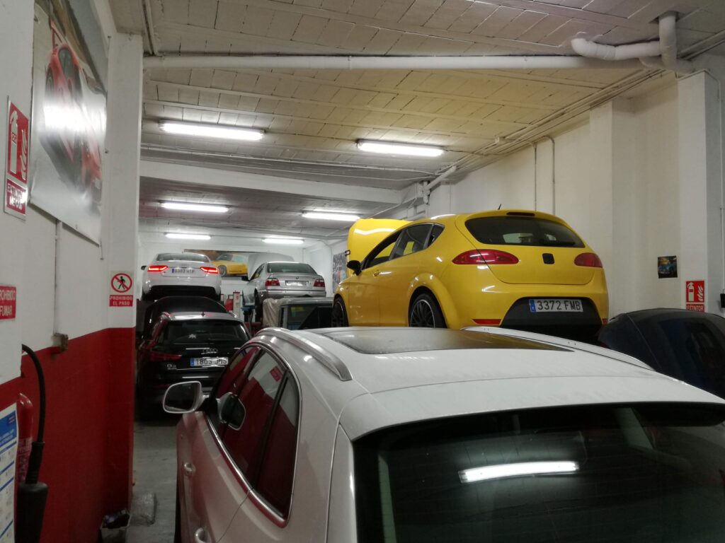 Interior local Taller Nespereira