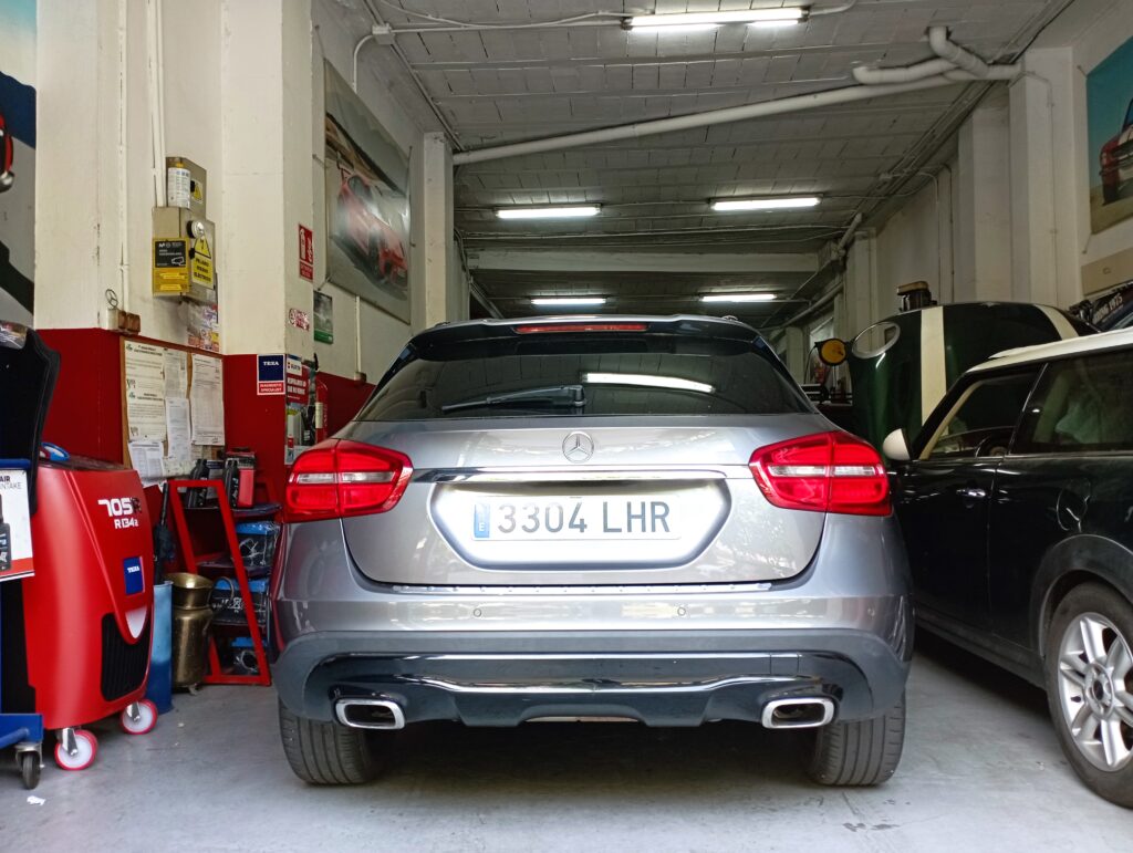 Interior local Taller Nespereira