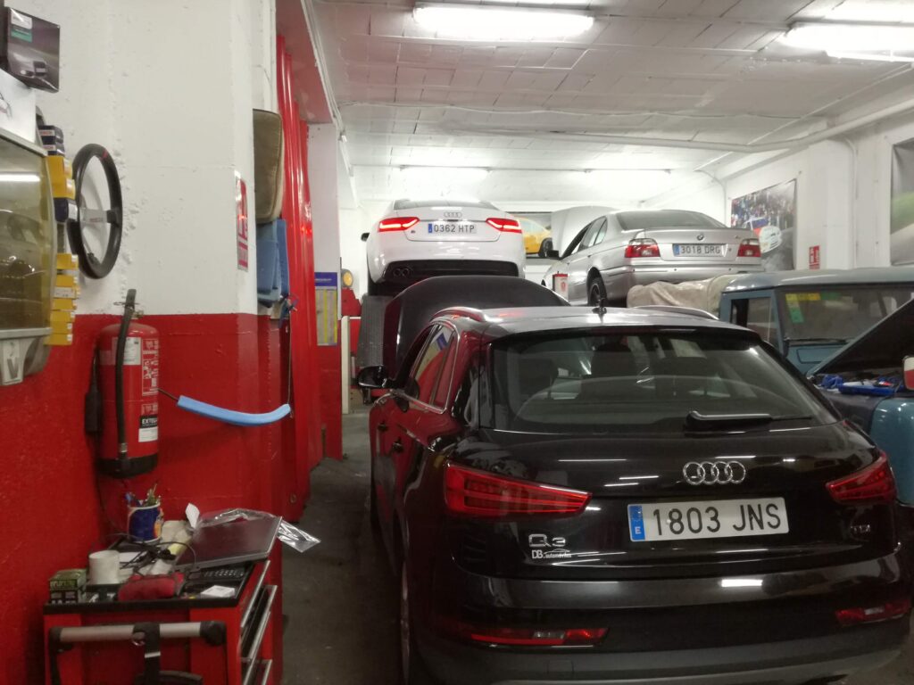 Interior local Taller Nespereira